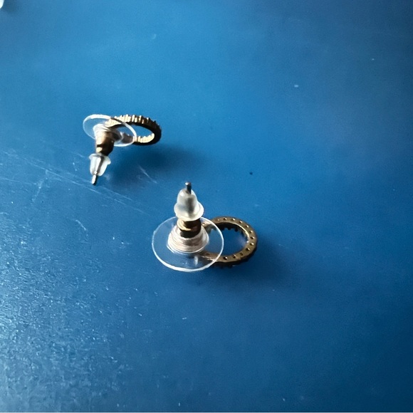 teardrop stud earrings - Picture 2 of 2